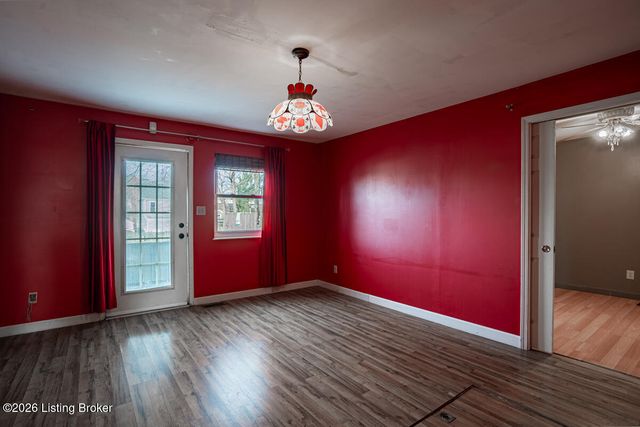 132 Stoll Ave, Louisville, KY 40206