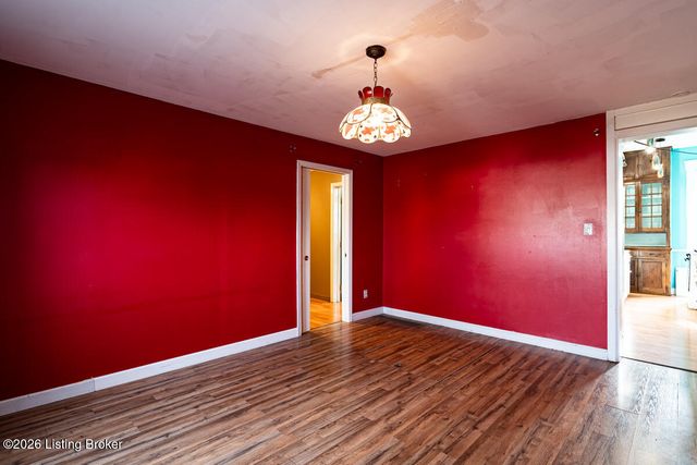 132 Stoll Ave, Louisville, KY 40206