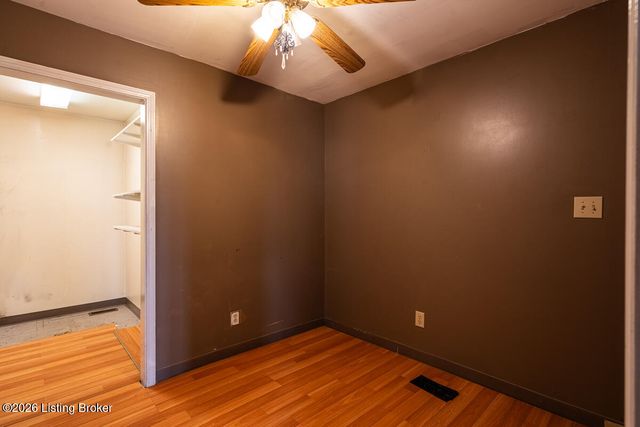 132 Stoll Ave, Louisville, KY 40206