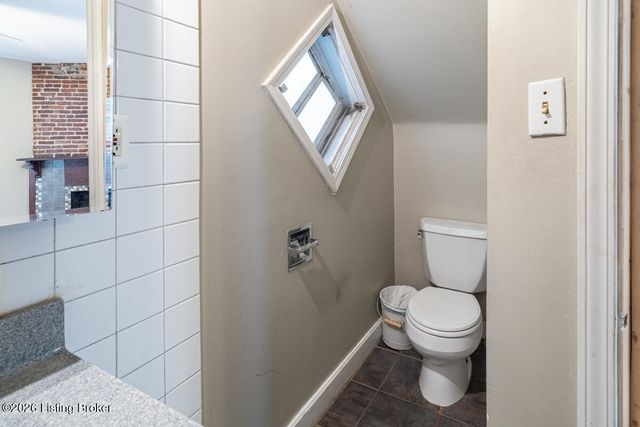 132 Stoll Ave, Louisville, KY 40206