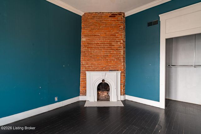 132 Stoll Ave, Louisville, KY 40206