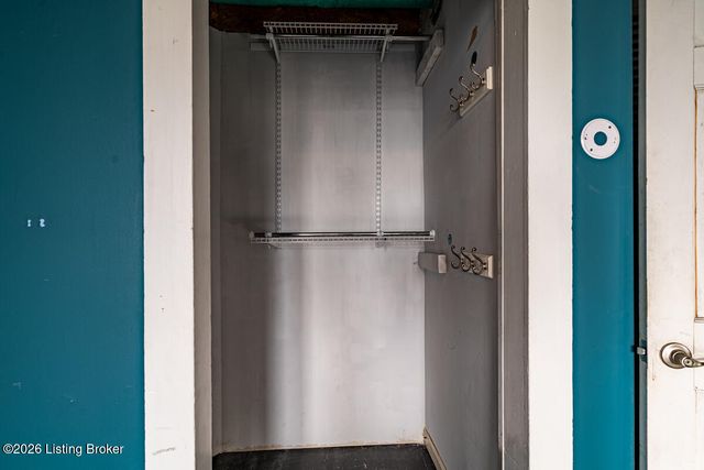 132 Stoll Ave, Louisville, KY 40206