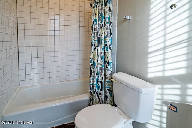 132 Stoll Ave, Louisville, KY 40206