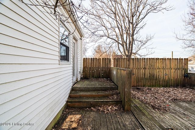 132 Stoll Ave, Louisville, KY 40206