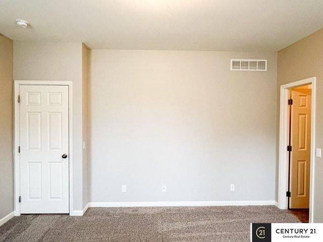 14860 Grebe Street, Bennington, NE 68007