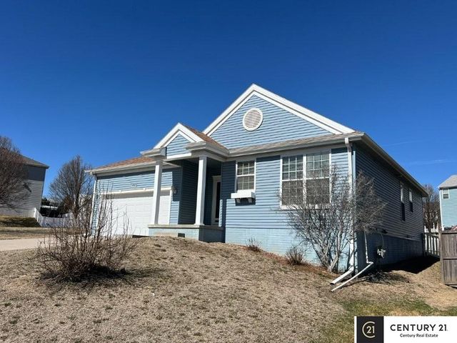 14860 Grebe Street, Bennington, NE 68007