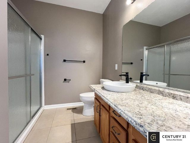 14860 Grebe Street, Bennington, NE 68007