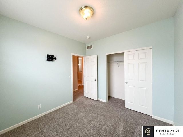 14860 Grebe Street, Bennington, NE 68007