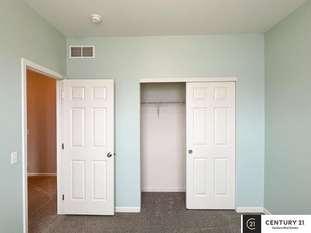 14860 Grebe Street, Bennington, NE 68007