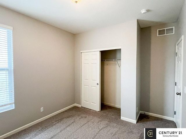 14860 Grebe Street, Bennington, NE 68007