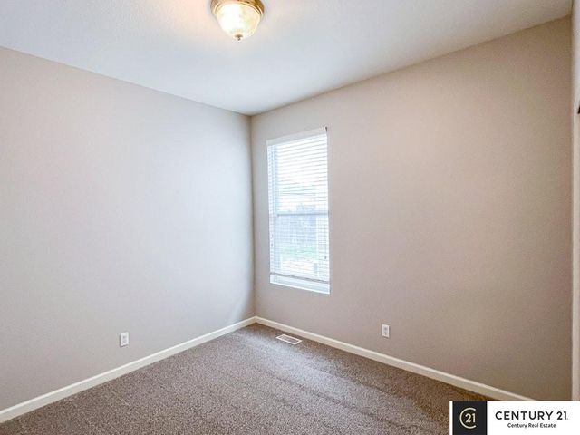 14860 Grebe Street, Bennington, NE 68007