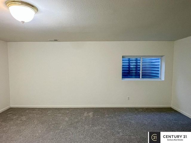 14860 Grebe Street, Bennington, NE 68007