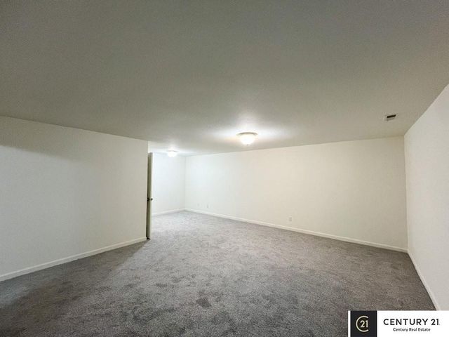 14860 Grebe Street, Bennington, NE 68007