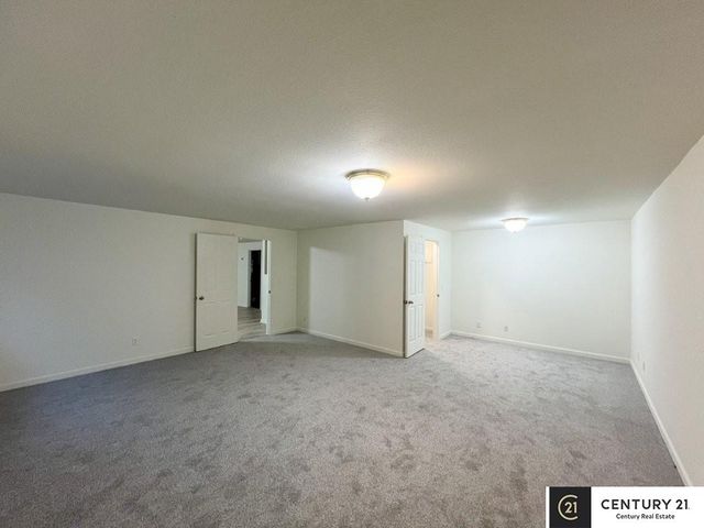 14860 Grebe Street, Bennington, NE 68007