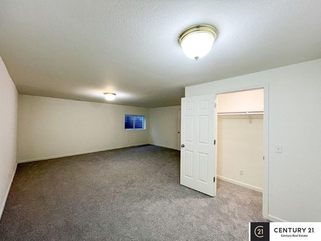 14860 Grebe Street, Bennington, NE 68007