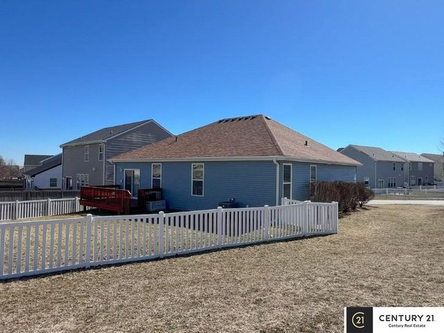 14860 Grebe Street, Bennington, NE 68007