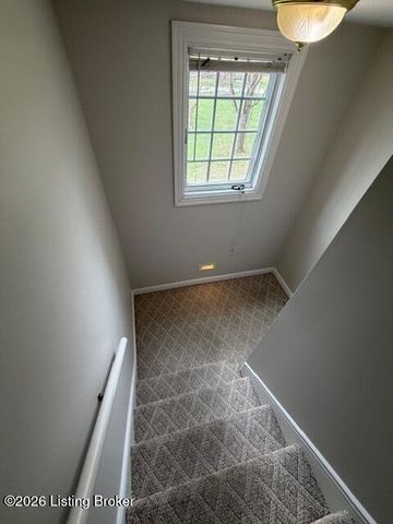 6311 Breeze Hill Rd, Crestwood, KY 40014