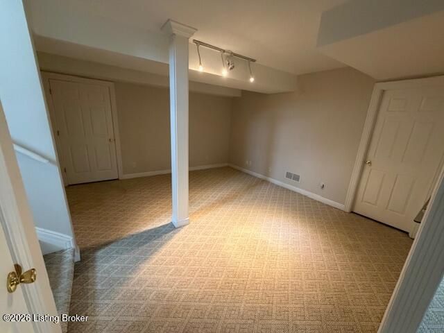 6311 Breeze Hill Rd, Crestwood, KY 40014