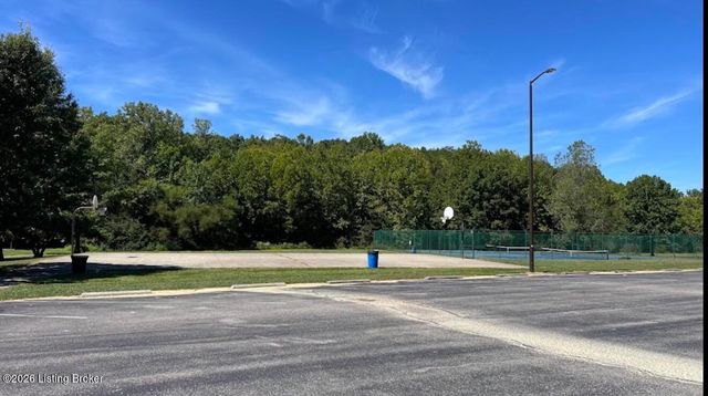 6311 Breeze Hill Rd, Crestwood, KY 40014