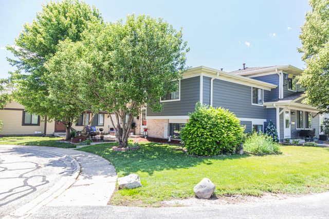6282 Kit Carson Drive 6282, Hanover Park, IL 60133