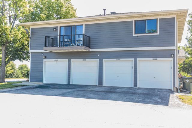 6282 Kit Carson Drive 6282, Hanover Park, IL 60133