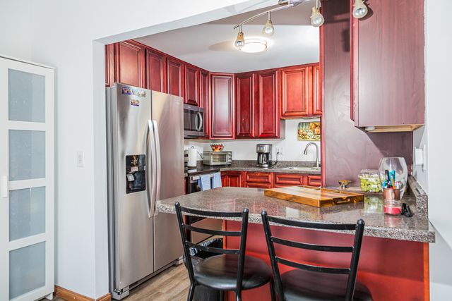 6282 Kit Carson Drive 6282, Hanover Park, IL 60133