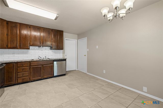 1101 E Avenue O, Belton, TX 76513