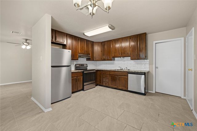 1101 E Avenue O, Belton, TX 76513