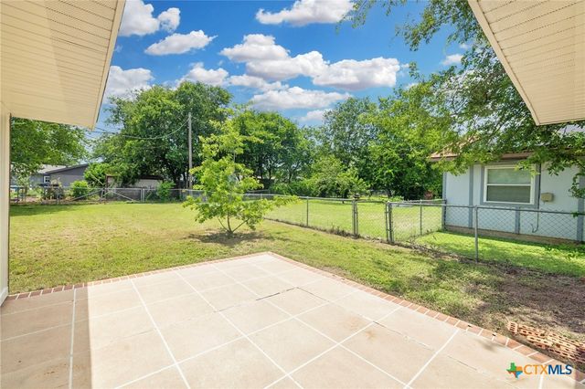 1101 E Avenue O, Belton, TX 76513