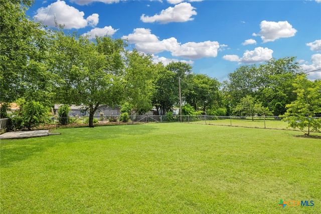 1101 E Avenue O, Belton, TX 76513