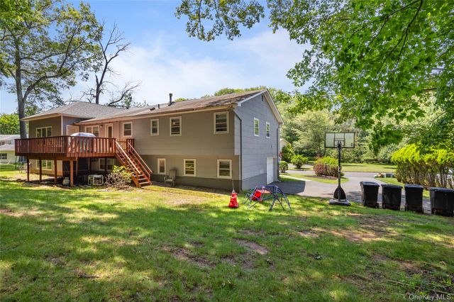 29 Skylark Drive, Monsey, NY 10977