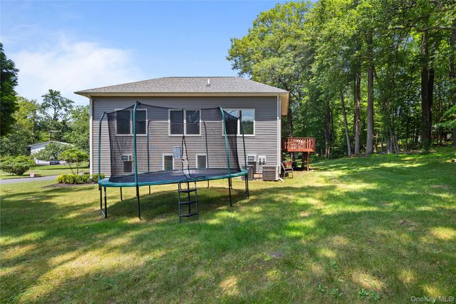 29 Skylark Drive, Monsey, NY 10977