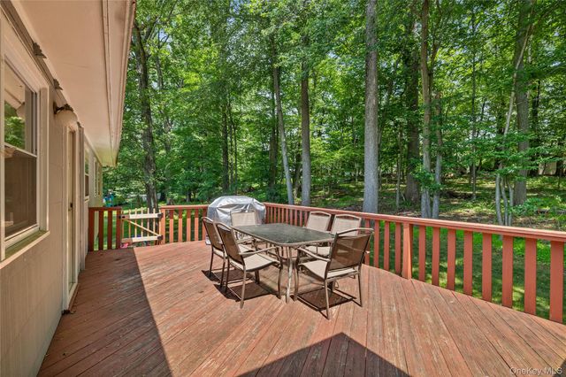 29 Skylark Drive, Monsey, NY 10977