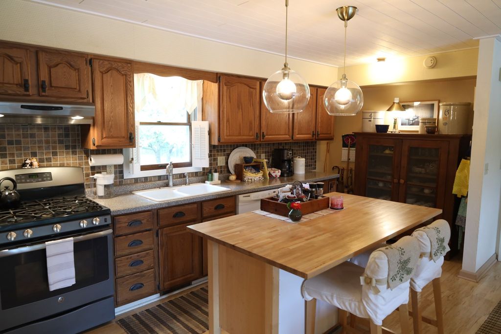Image 4 of property listing at 27502 Pepin Road, Webster, WI 54893