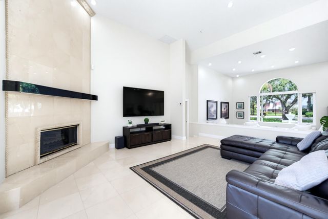7638 NW 51ST Place, Coral Springs, FL 33067