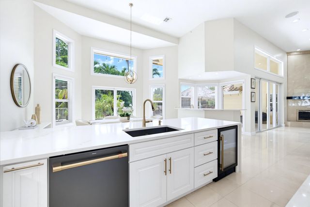 7638 NW 51ST Place, Coral Springs, FL 33067