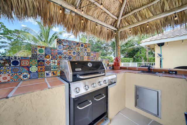 7638 NW 51ST Place, Coral Springs, FL 33067