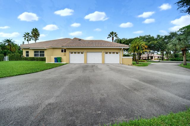 7638 NW 51ST Place, Coral Springs, FL 33067