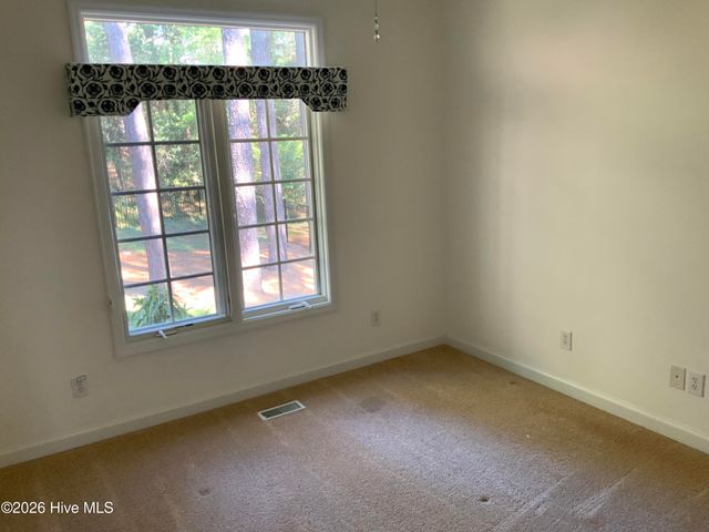 30 Steeplechase Court, Southern Pines, NC 28387