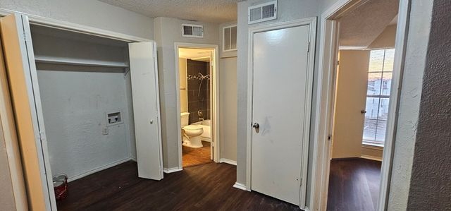 9520 Royal Lane 305A, Dallas, TX 75243