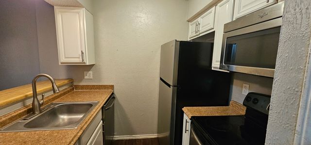 9520 Royal Lane 305A, Dallas, TX 75243