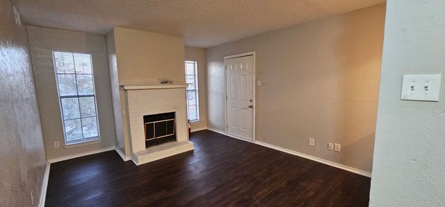 9520 Royal Lane 305A, Dallas, TX 75243