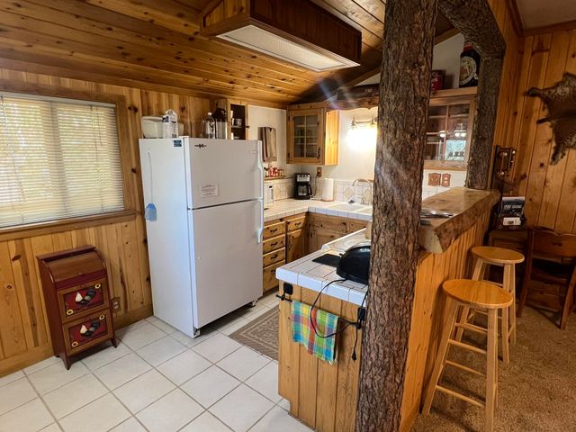 109 S 3rd Avenue S, Chiloquin, OR 97624