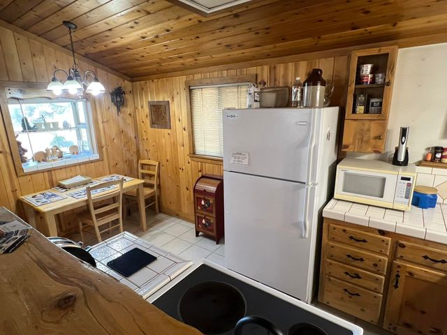 109 S 3rd Avenue S, Chiloquin, OR 97624