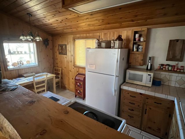 109 S 3rd Avenue S, Chiloquin, OR 97624