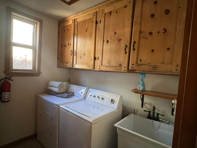 109 S 3rd Avenue S, Chiloquin, OR 97624