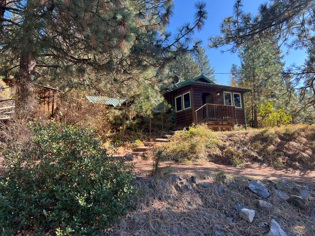 109 S 3rd Avenue S, Chiloquin, OR 97624