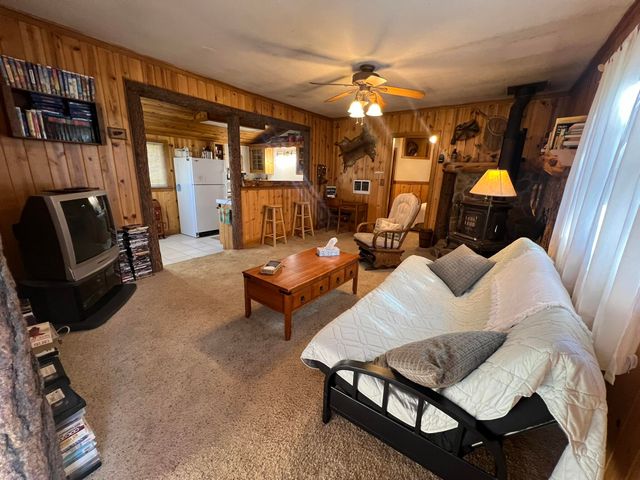 109 S 3rd Avenue S, Chiloquin, OR 97624