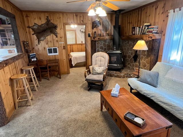 109 S 3rd Avenue S, Chiloquin, OR 97624