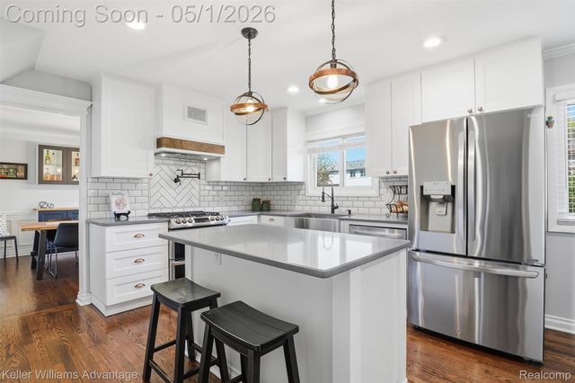 16601 Golfview Street, Livonia, MI 48154